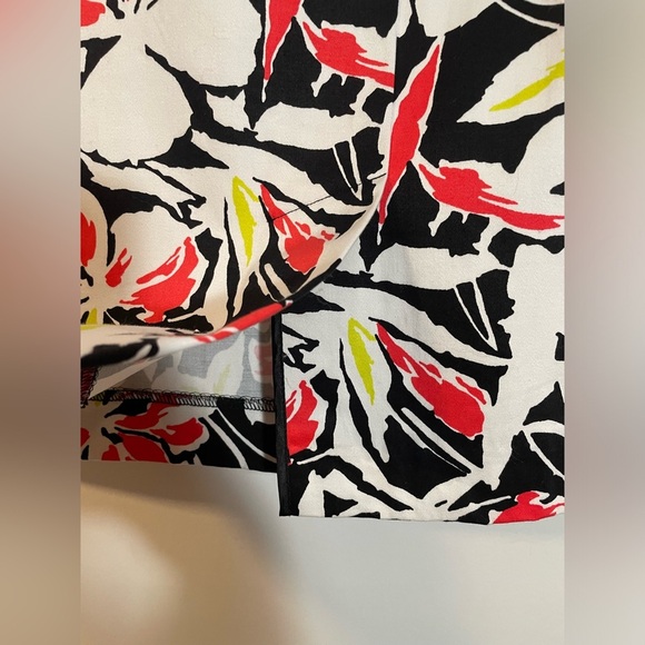Jones Wear Floral Pencil Skirt Stretch Size 6P Tropical Career Office EUC - Picture 7 of 11